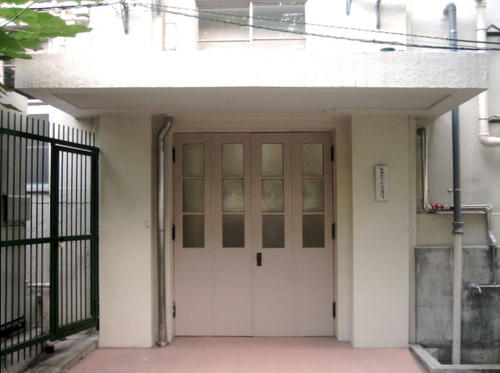 阪本小学校通用門